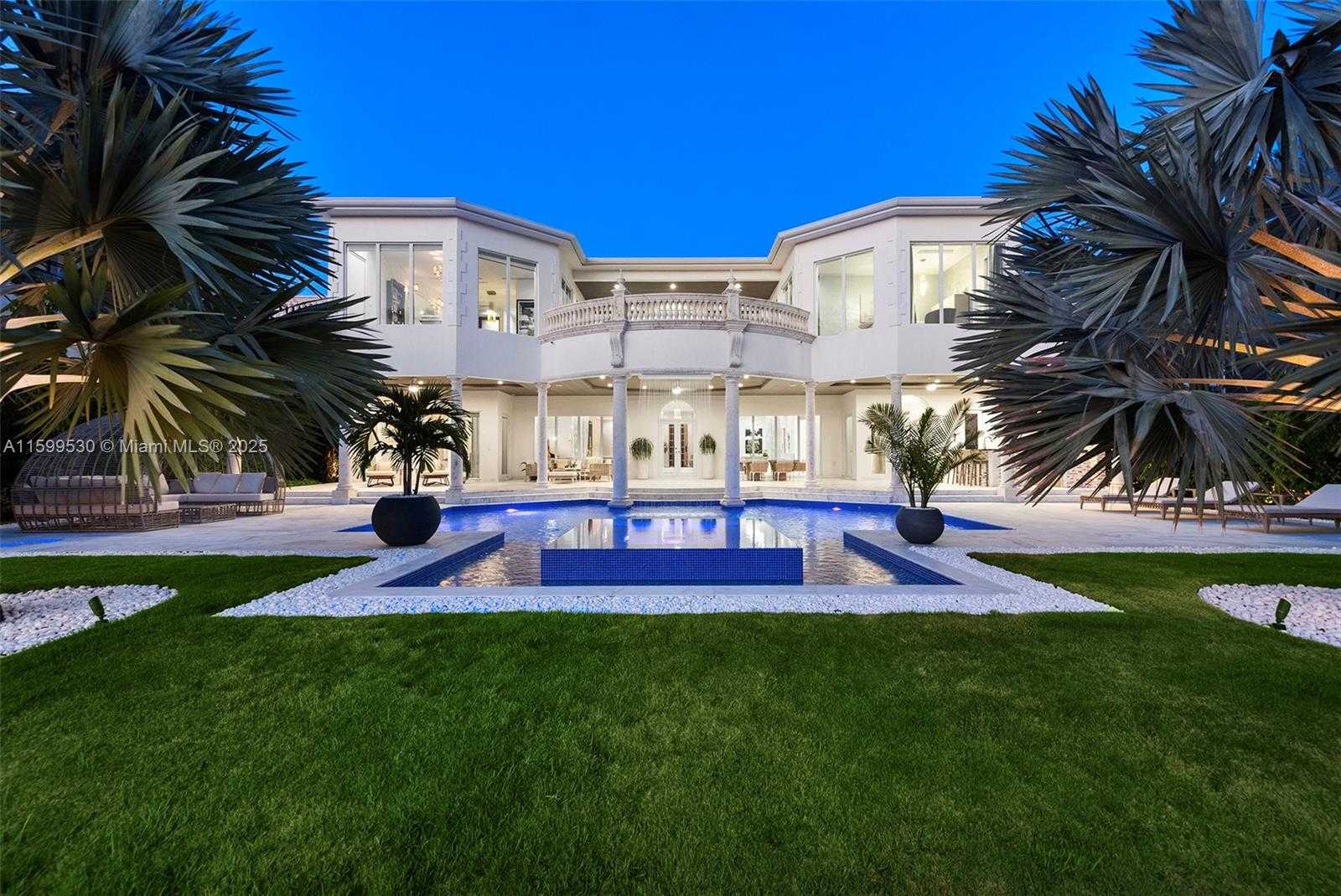 Small Image of 630 GOLDEN BEACH DR, Golden Beach Number 4