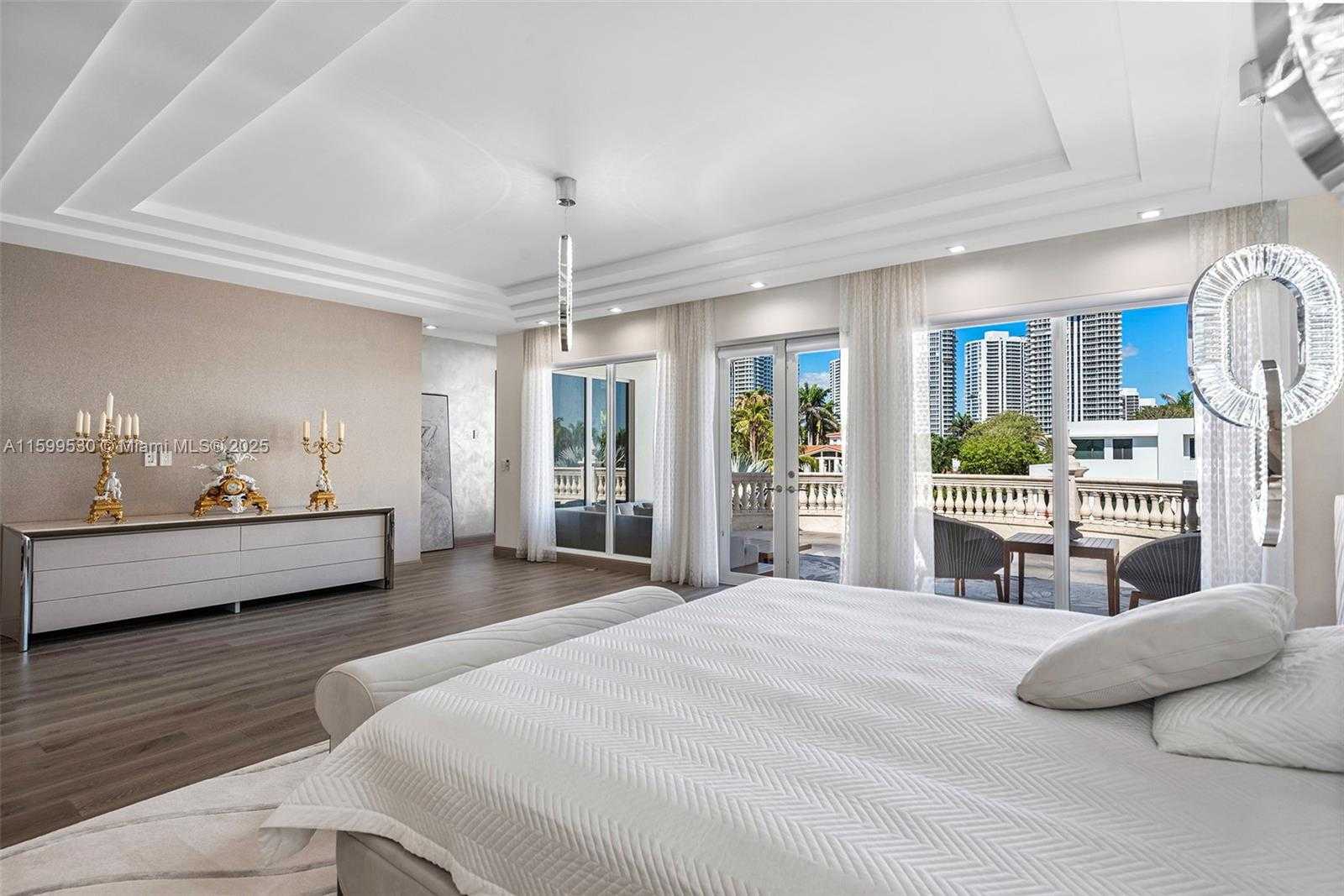 Small Image of 630 GOLDEN BEACH DR, Golden Beach Number 41