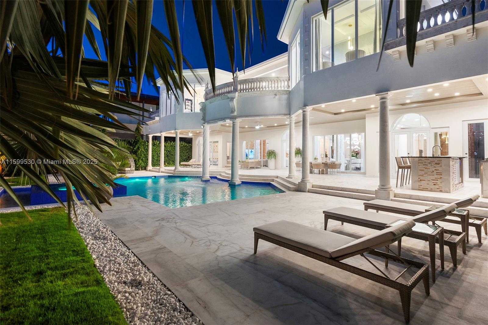 Small Image of 630 GOLDEN BEACH DR, Golden Beach Number 5