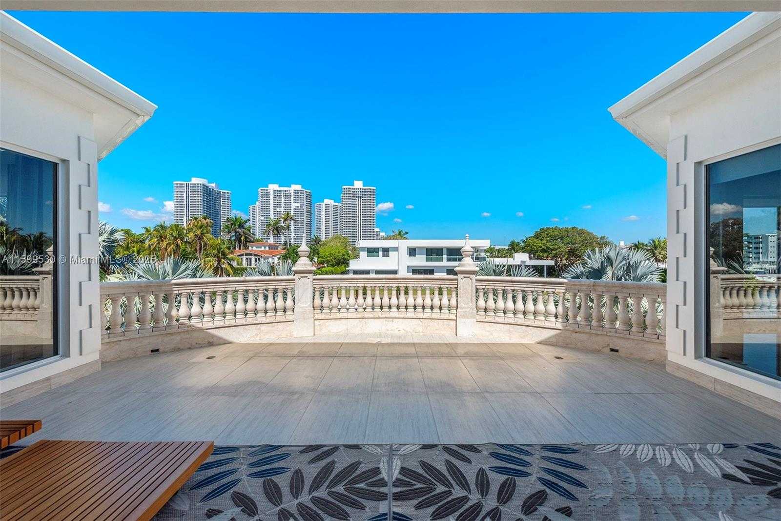 Small Image of 630 GOLDEN BEACH DR, Golden Beach Number 55