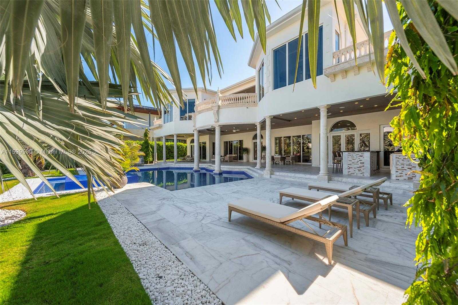 Small Image of 630 GOLDEN BEACH DR, Golden Beach Number 61