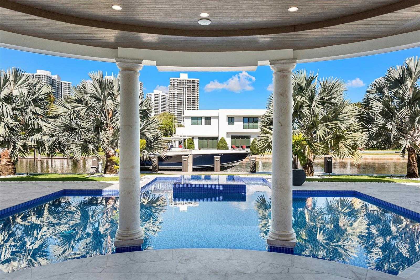 Small Image of 630 GOLDEN BEACH DR, Golden Beach Number 65