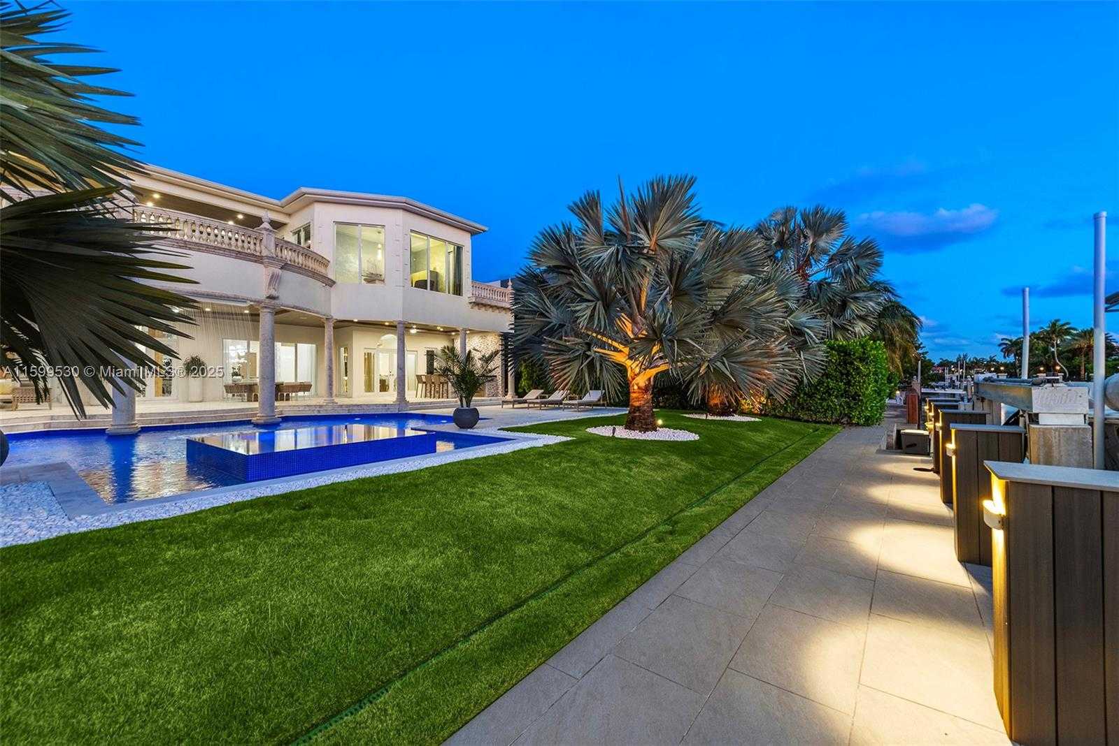 Small Image of 630 GOLDEN BEACH DR, Golden Beach Number 8