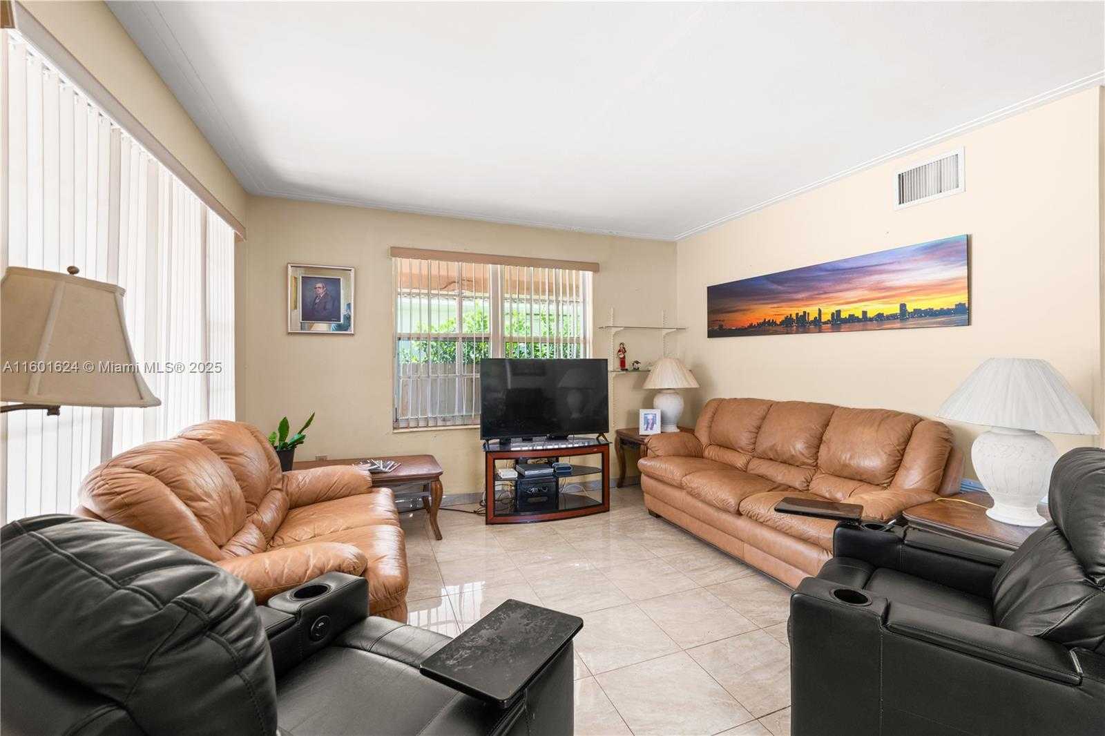Small Image of 9280 HARDING AVE, Surfside Number 11