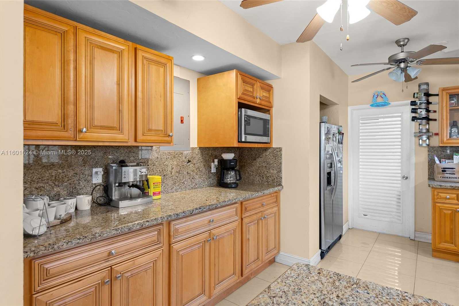 Small Image of 9280 HARDING AVE, Surfside Number 12
