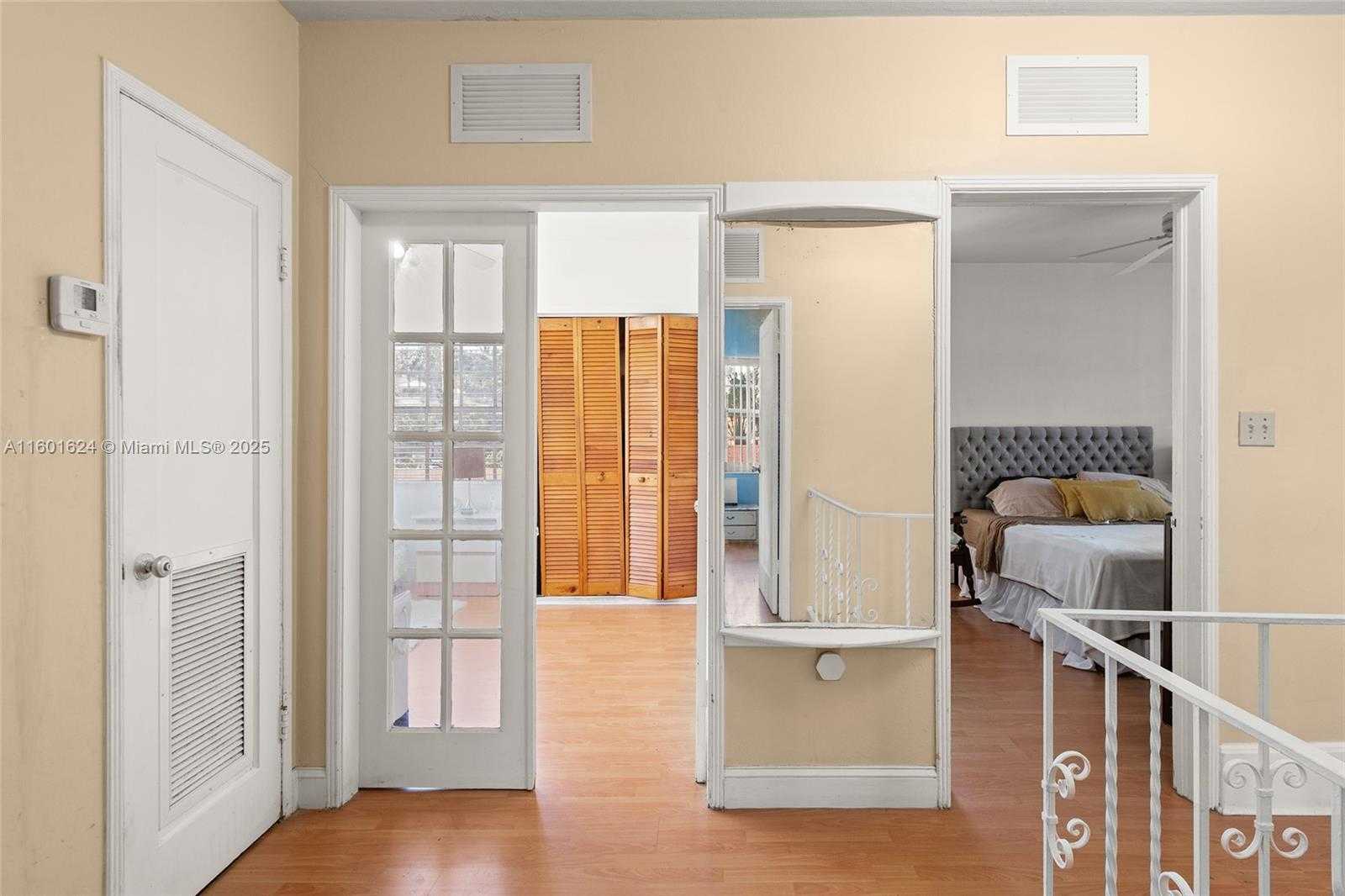 Small Image of 9280 HARDING AVE, Surfside Number 17