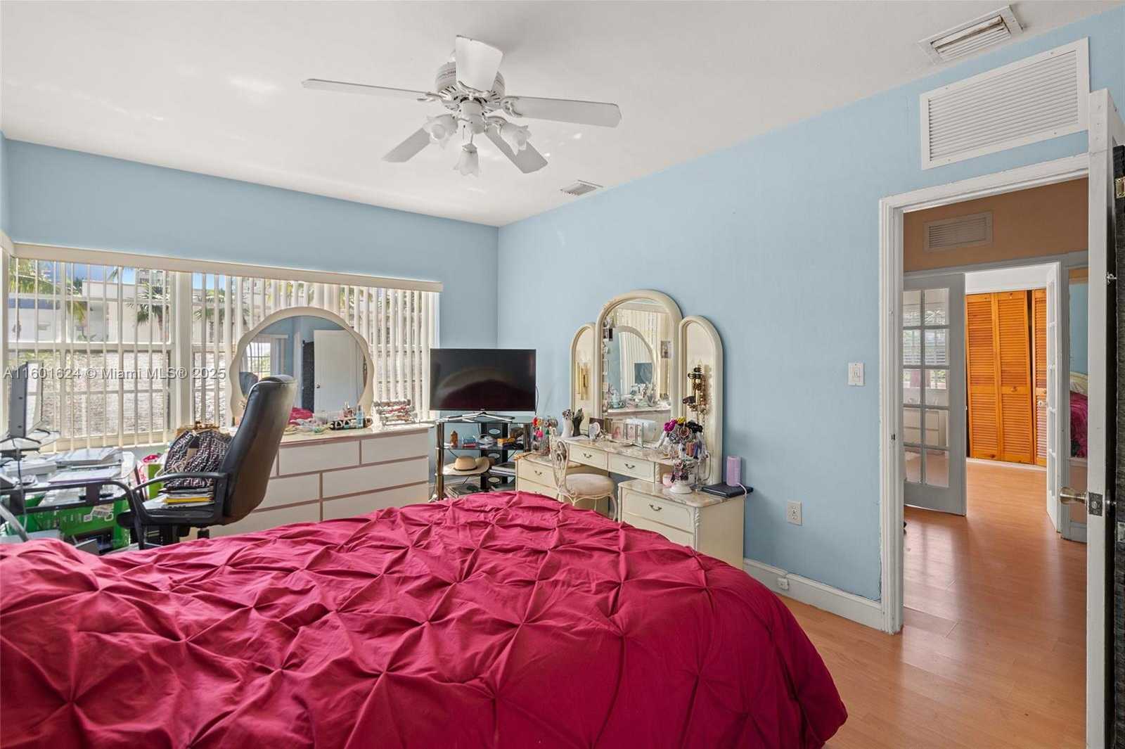 Small Image of 9280 HARDING AVE, Surfside Number 19