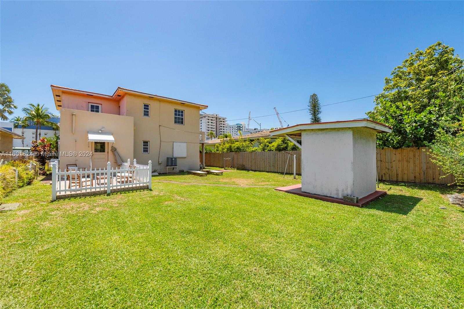 Small Image of 9280 HARDING AVE, Surfside Number 40