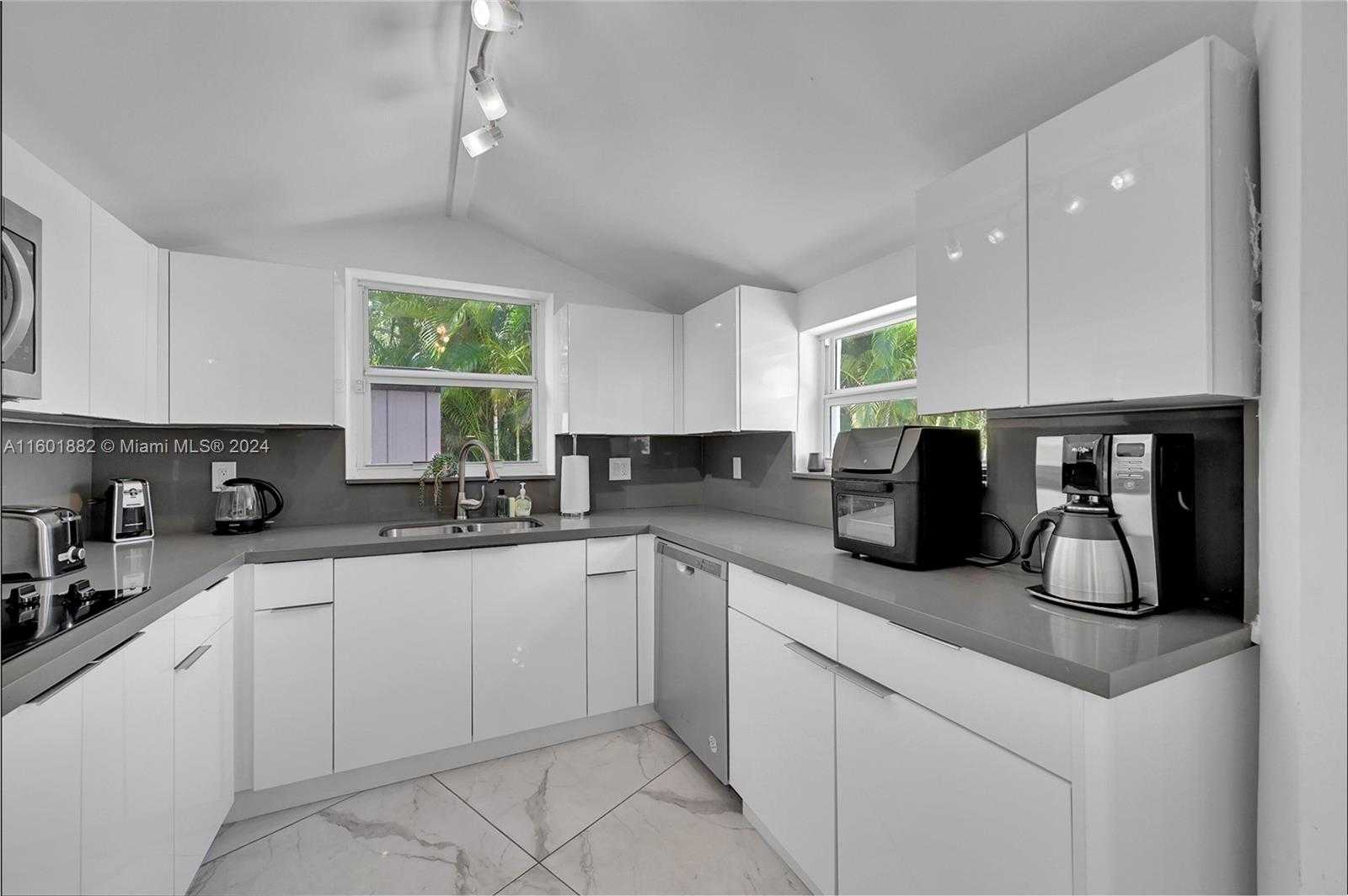 Small Image of 15 NORTH EAST 95TH ST, Miami Shores Number 12