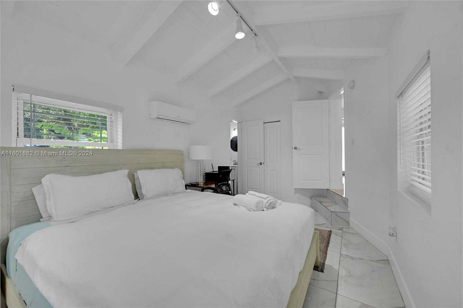 Small Image of 15 NORTH EAST 95TH ST, Miami Shores Number 17