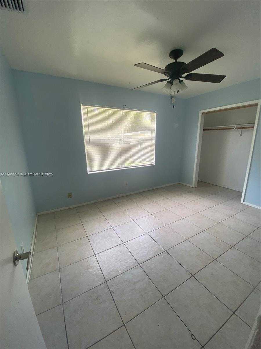 Small Image of 1739 SOUTH WEST 28TH TER, Fort Lauderdale Number 8