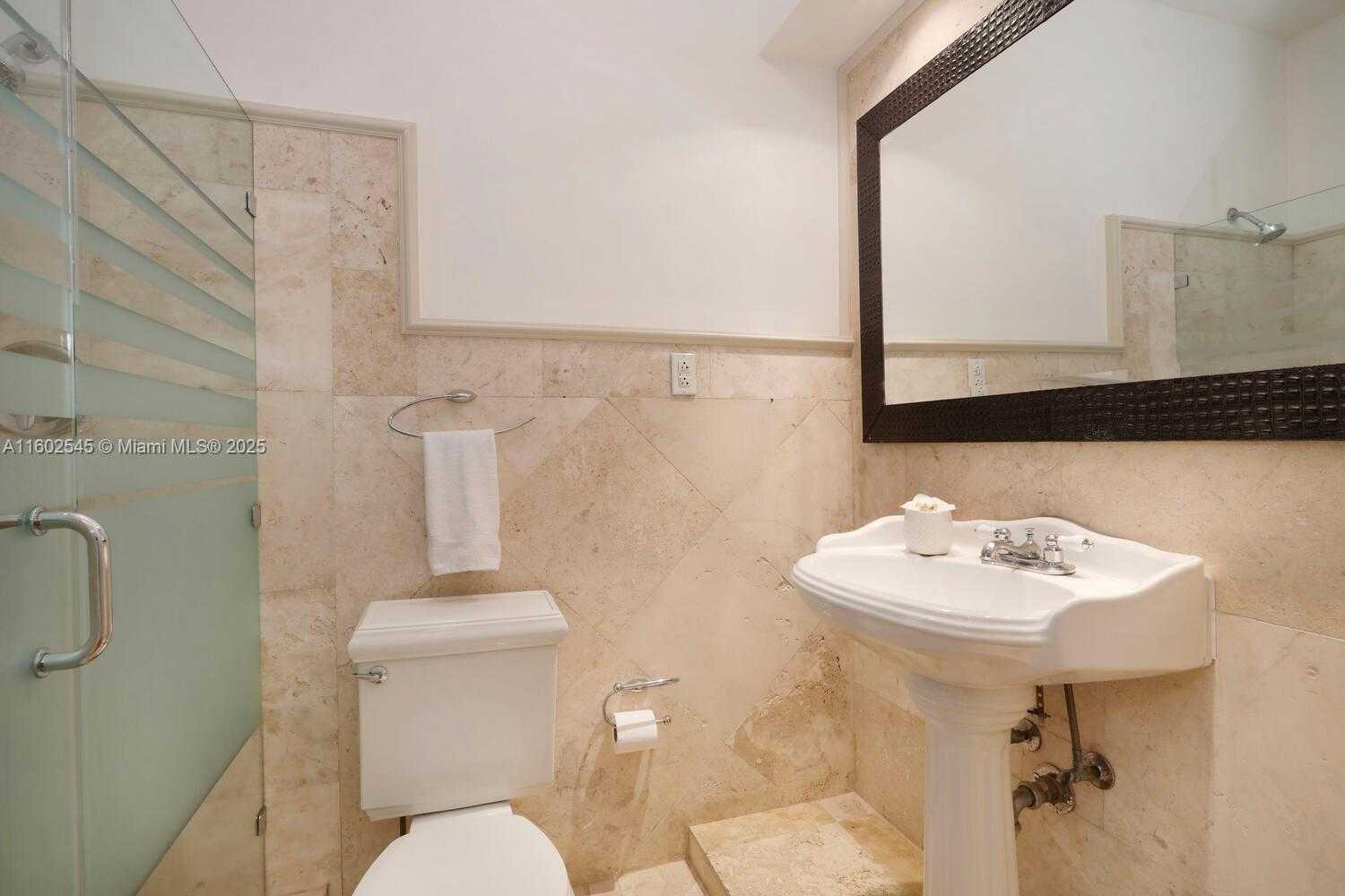 Small Image of 84 WEST SHORE DR, Coconut Grove Number 12