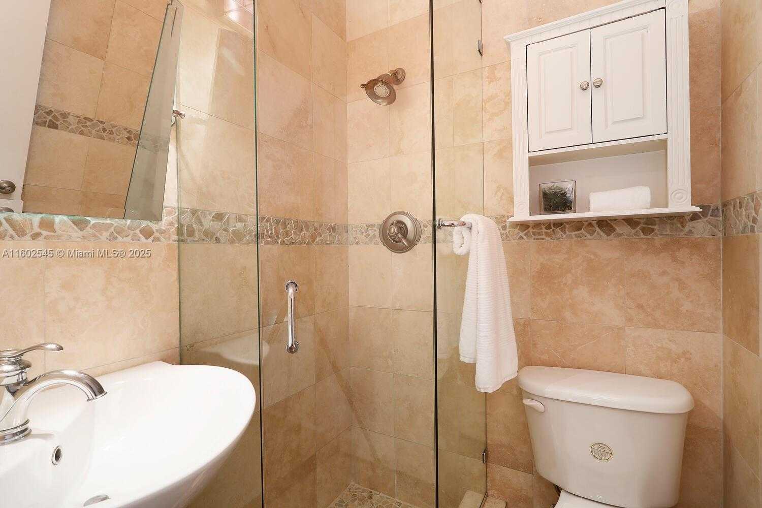 Small Image of 84 WEST SHORE DR, Coconut Grove Number 14