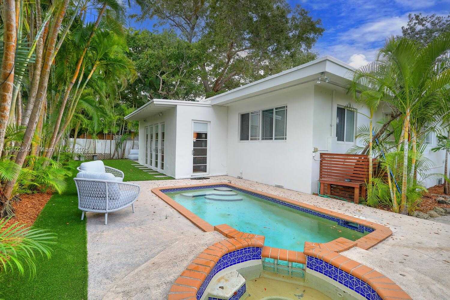 Small Image of 84 WEST SHORE DR, Coconut Grove Number 15
