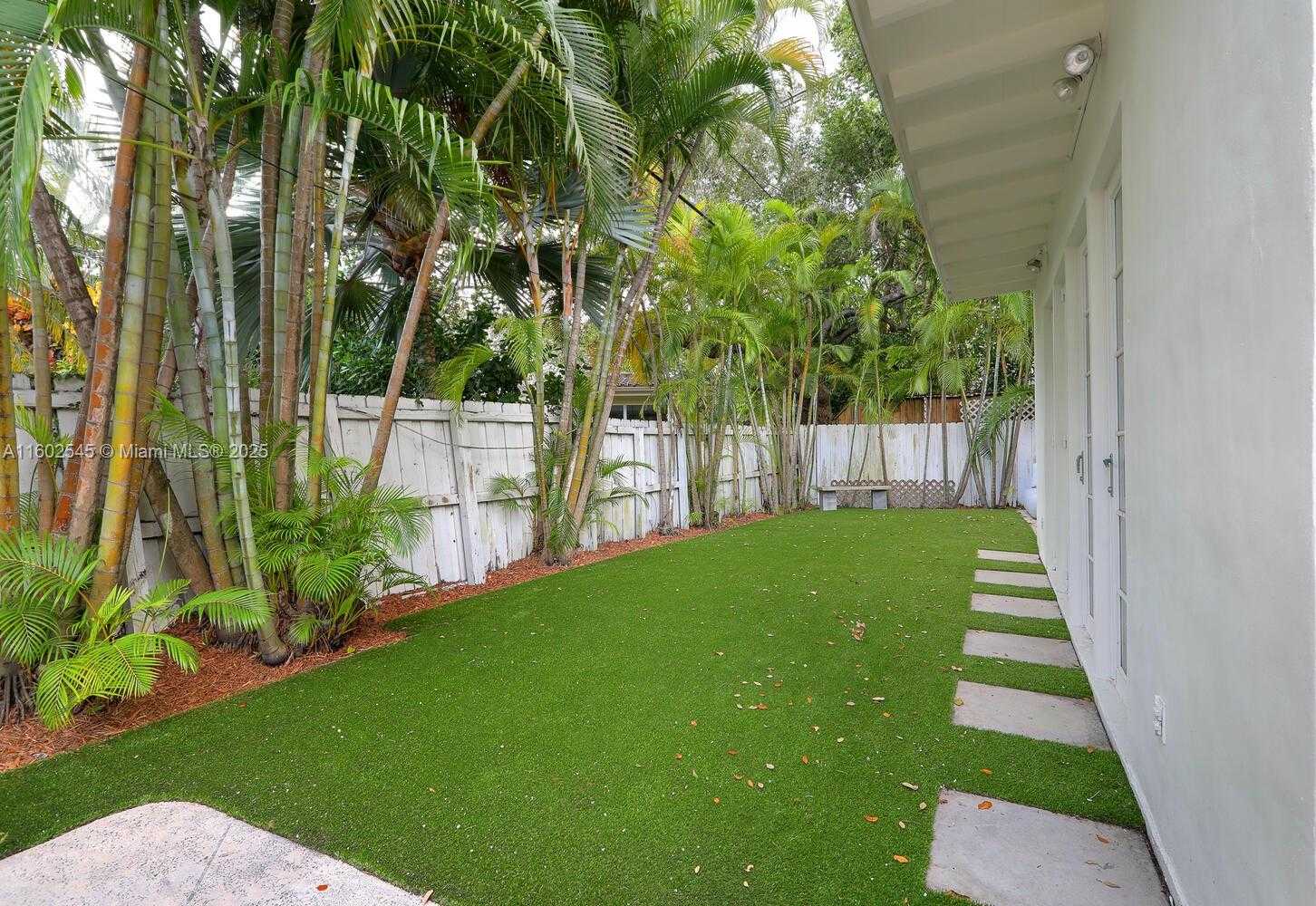 Small Image of 84 WEST SHORE DR, Coconut Grove Number 18
