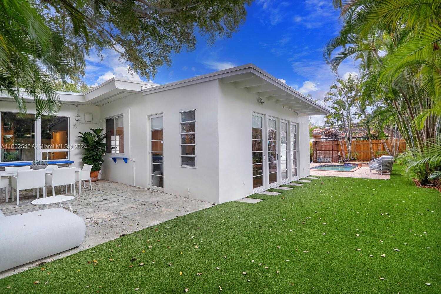 Small Image of 84 WEST SHORE DR, Coconut Grove Number 24