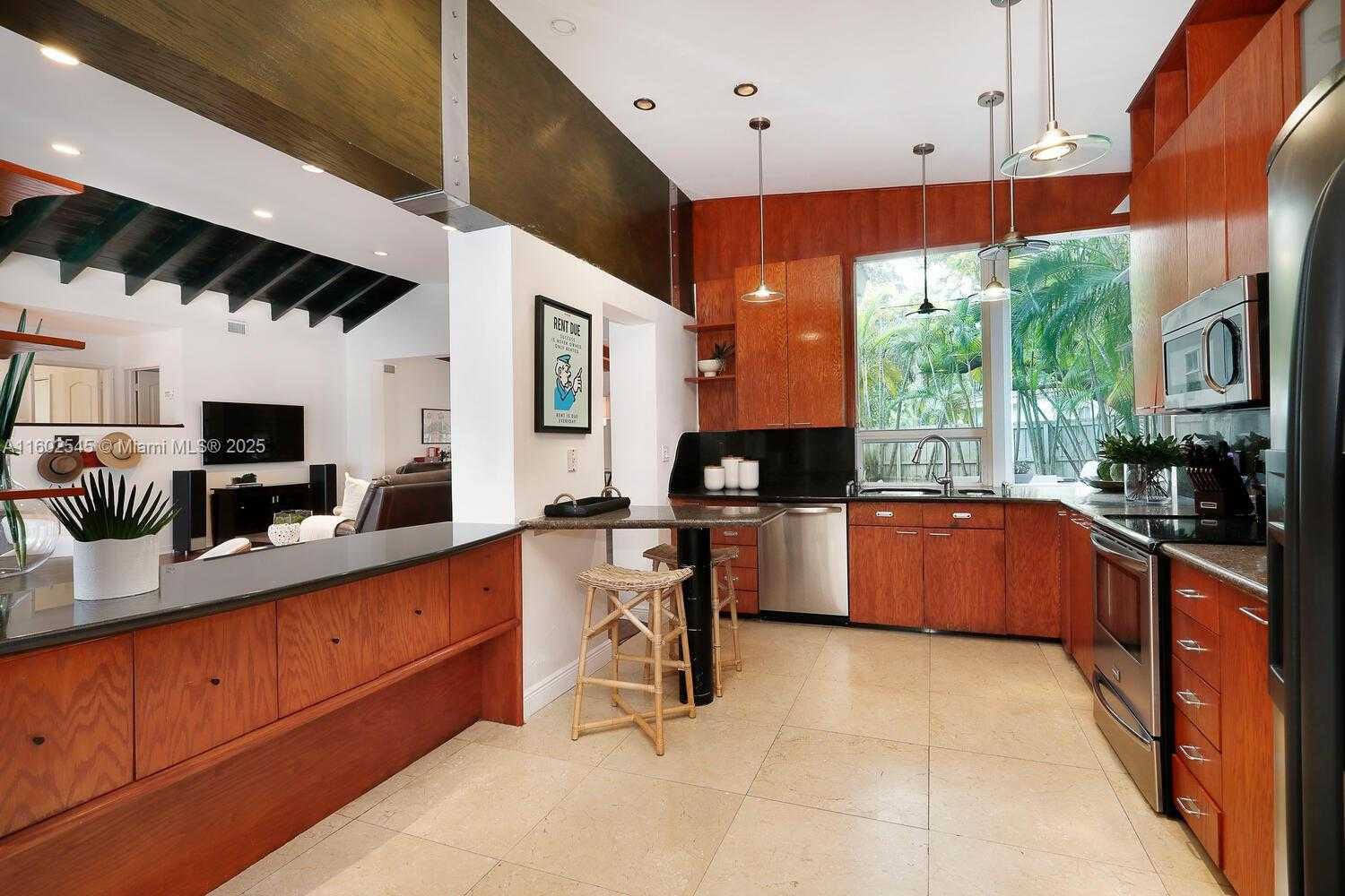 Small Image of 84 WEST SHORE DR, Coconut Grove Number 5