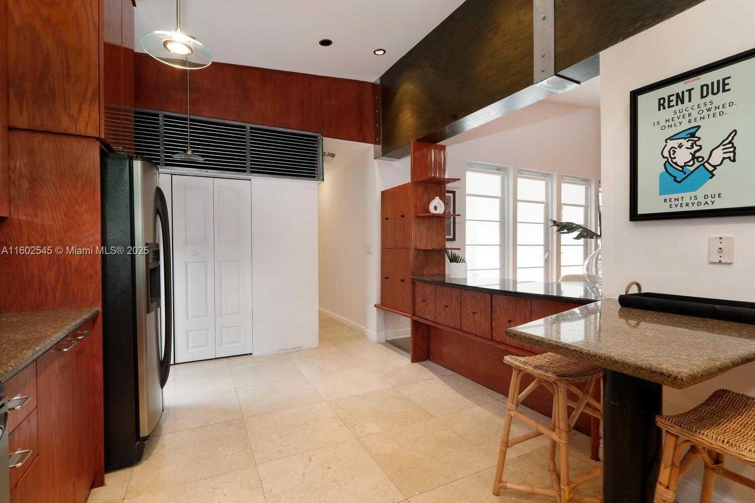 Small Image of 84 WEST SHORE DR, Coconut Grove Number 6