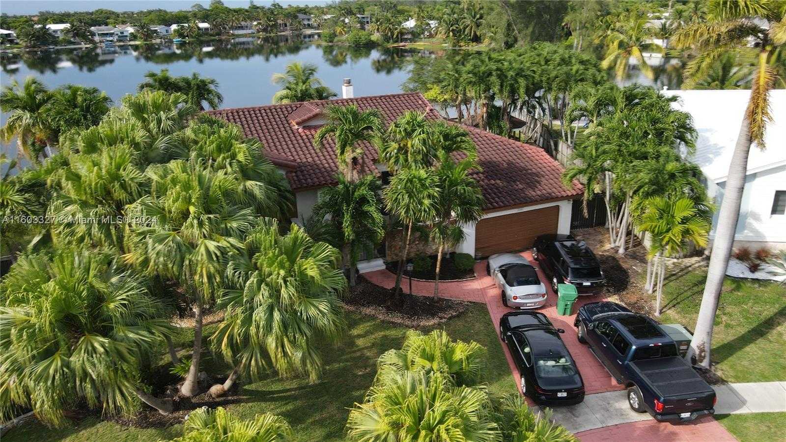 Small Image of 8101 SOUTH WEST 203RD ST, Cutler Bay Number 2