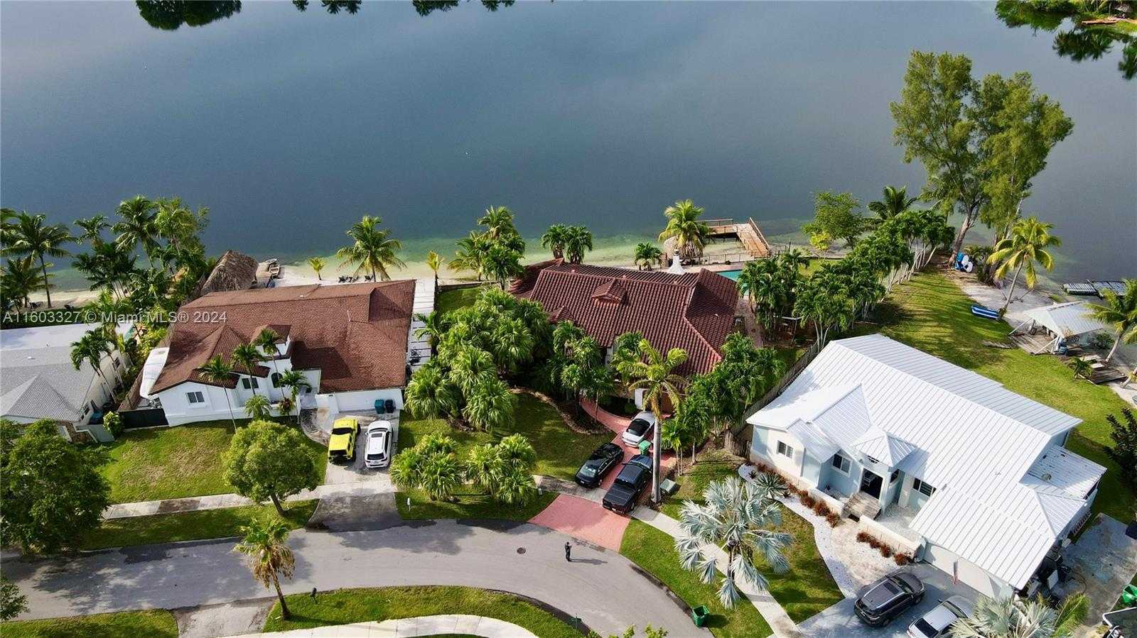 Small Image of 8101 SOUTH WEST 203RD ST, Cutler Bay Number 4