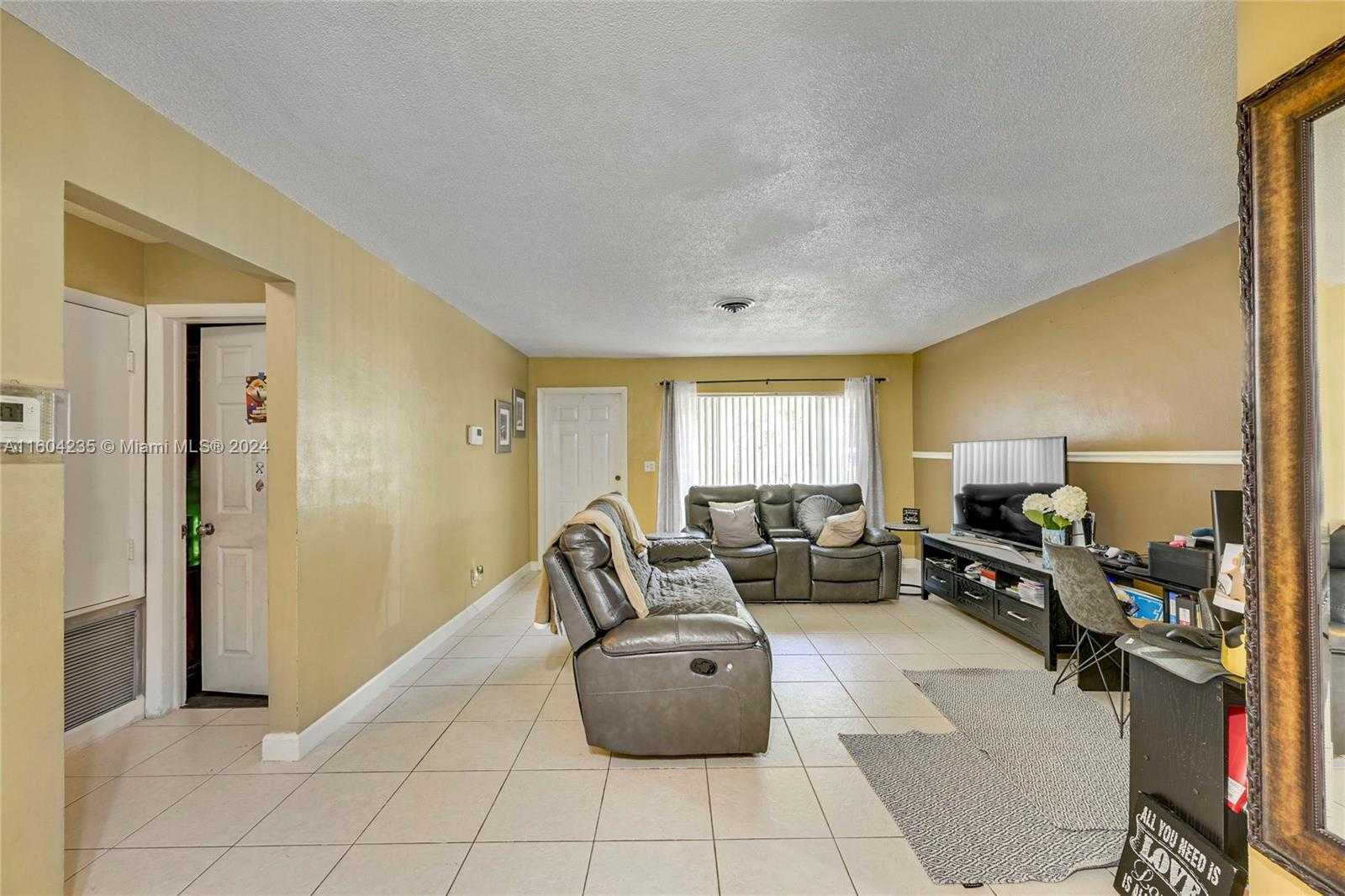 Small Image of 5340 SOUTH WEST 11TH ST, Margate Number 7