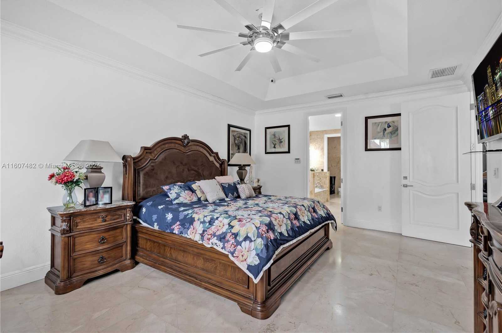 Small Image of 194 WEST 39TH PL, Hialeah Number 14
