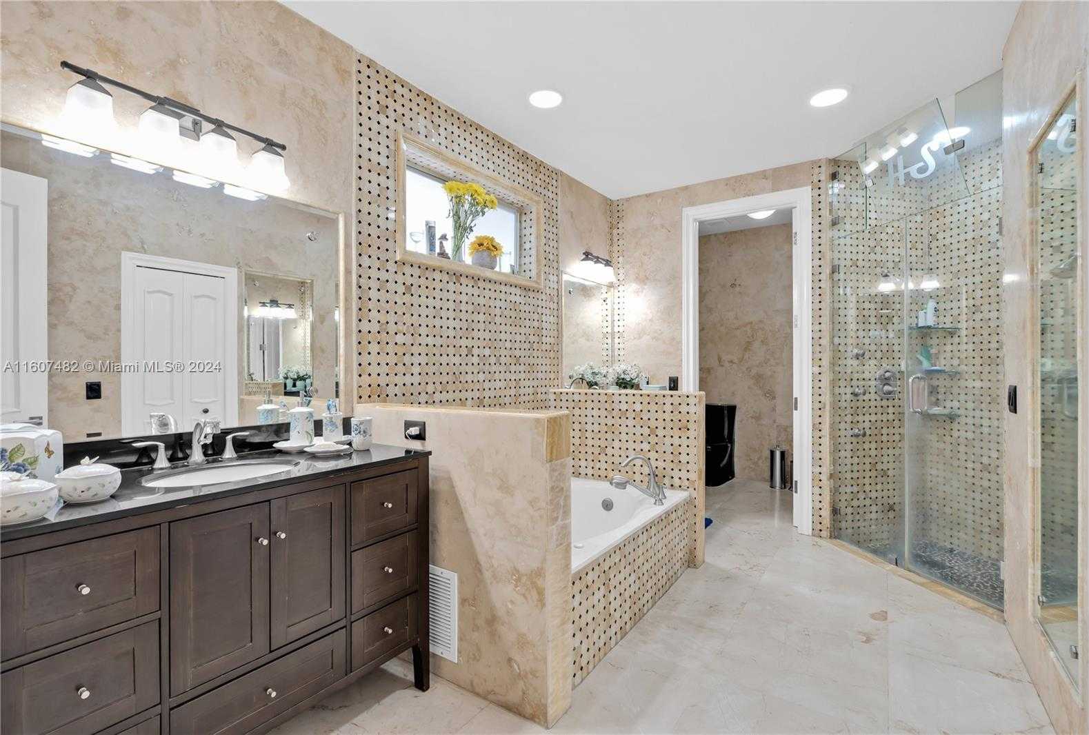 Small Image of 194 WEST 39TH PL, Hialeah Number 16