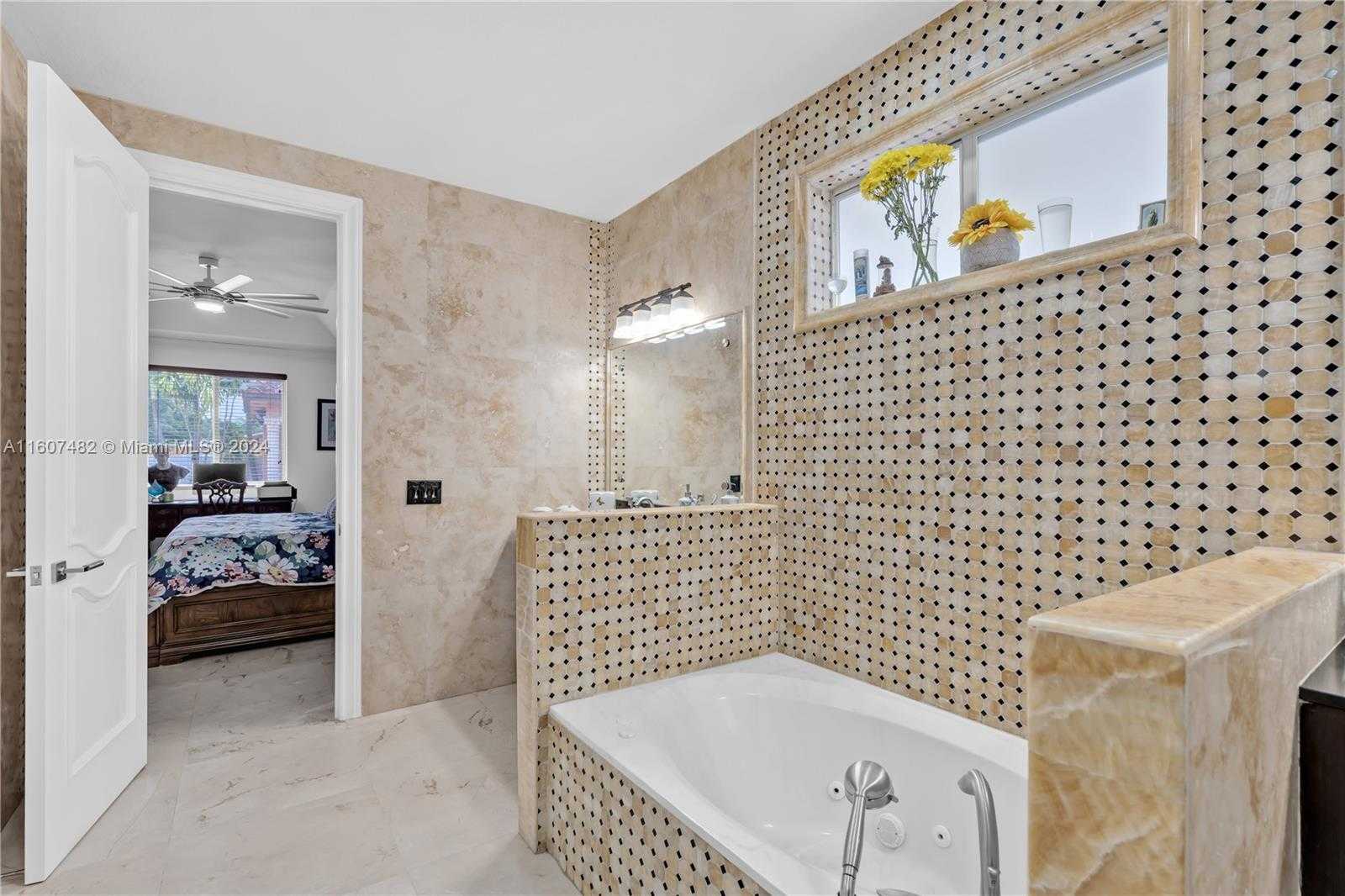 Small Image of 194 WEST 39TH PL, Hialeah Number 17
