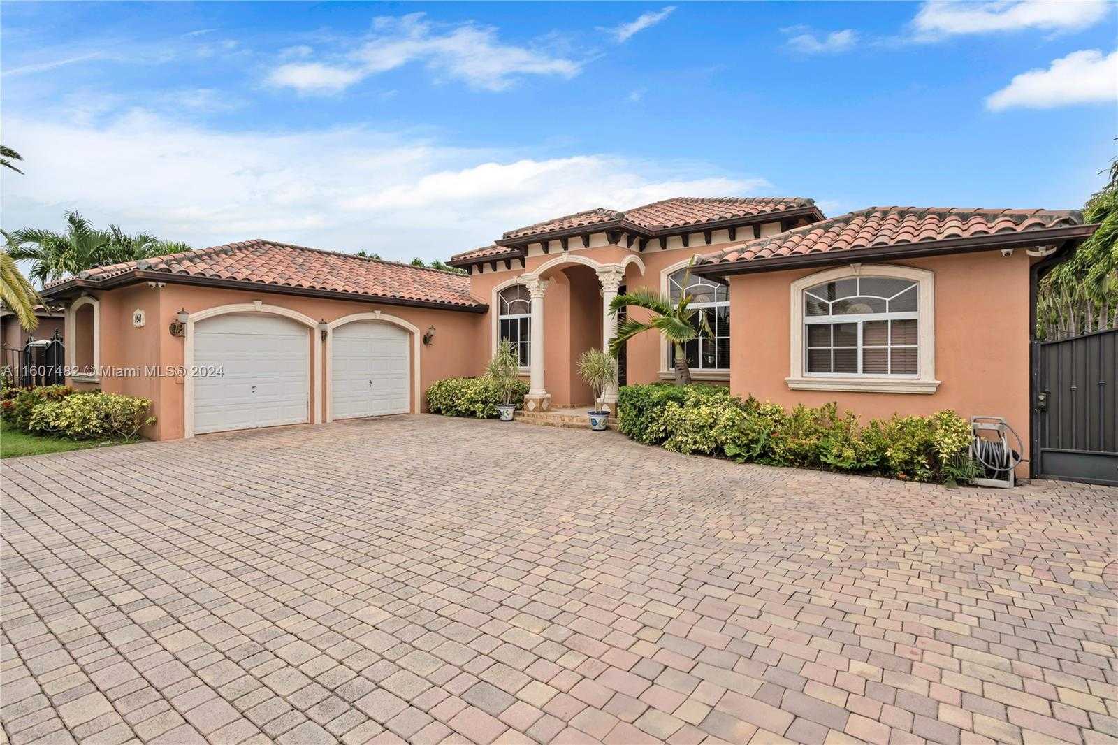 Small Image of 194 WEST 39TH PL, Hialeah Number 2