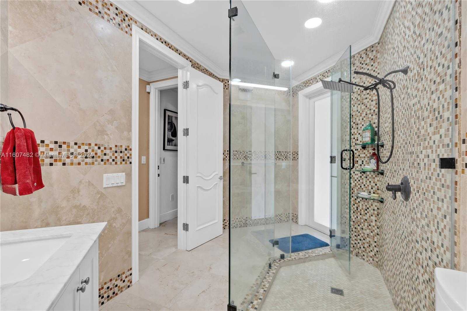 Small Image of 194 WEST 39TH PL, Hialeah Number 20