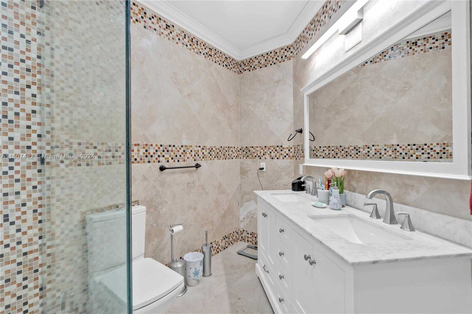 Small Image of 194 WEST 39TH PL, Hialeah Number 21