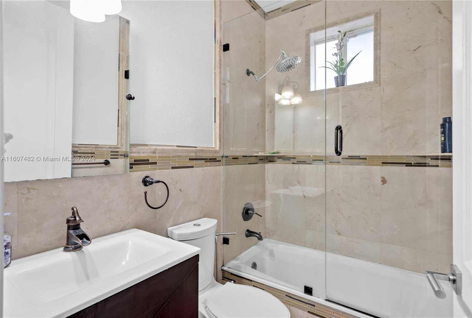Small Image of 194 WEST 39TH PL, Hialeah Number 25