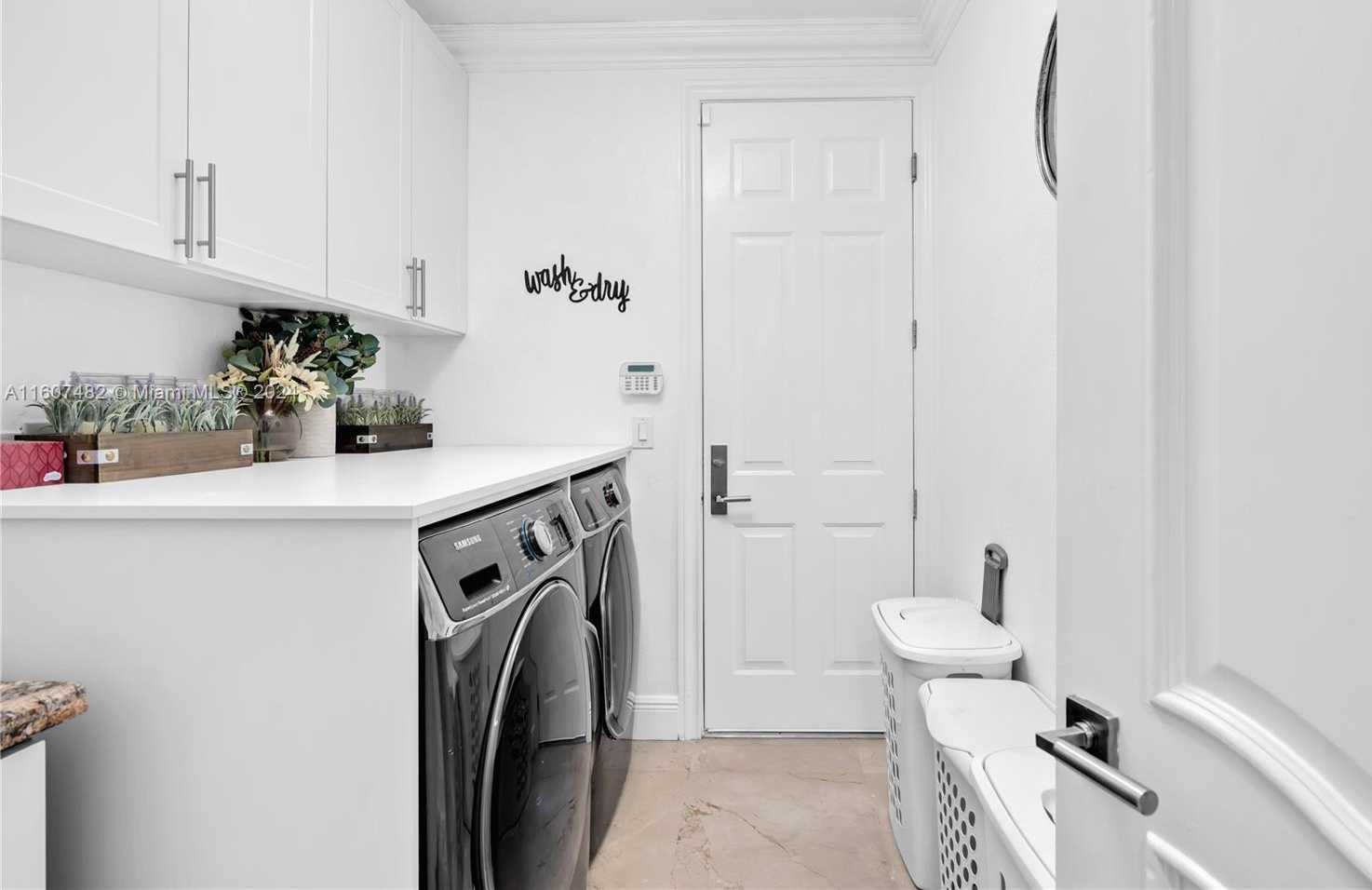 Small Image of 194 WEST 39TH PL, Hialeah Number 26
