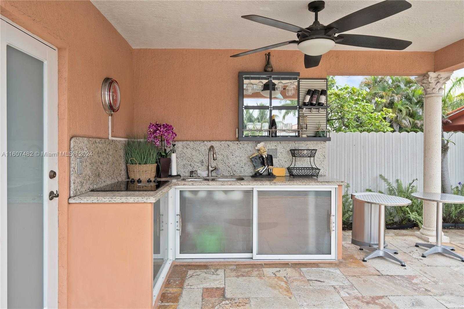 Small Image of 194 WEST 39TH PL, Hialeah Number 28