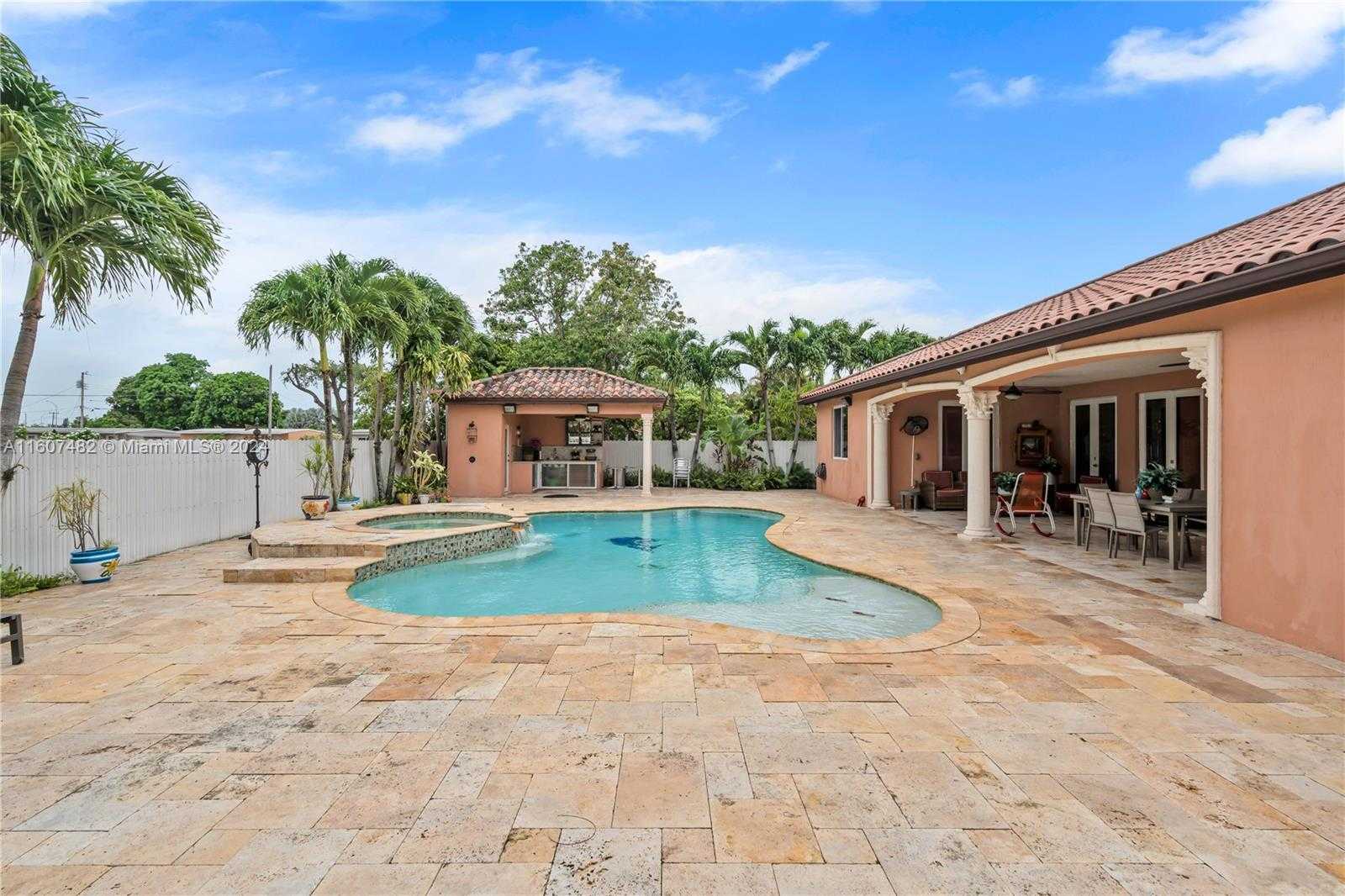 Small Image of 194 WEST 39TH PL, Hialeah Number 31