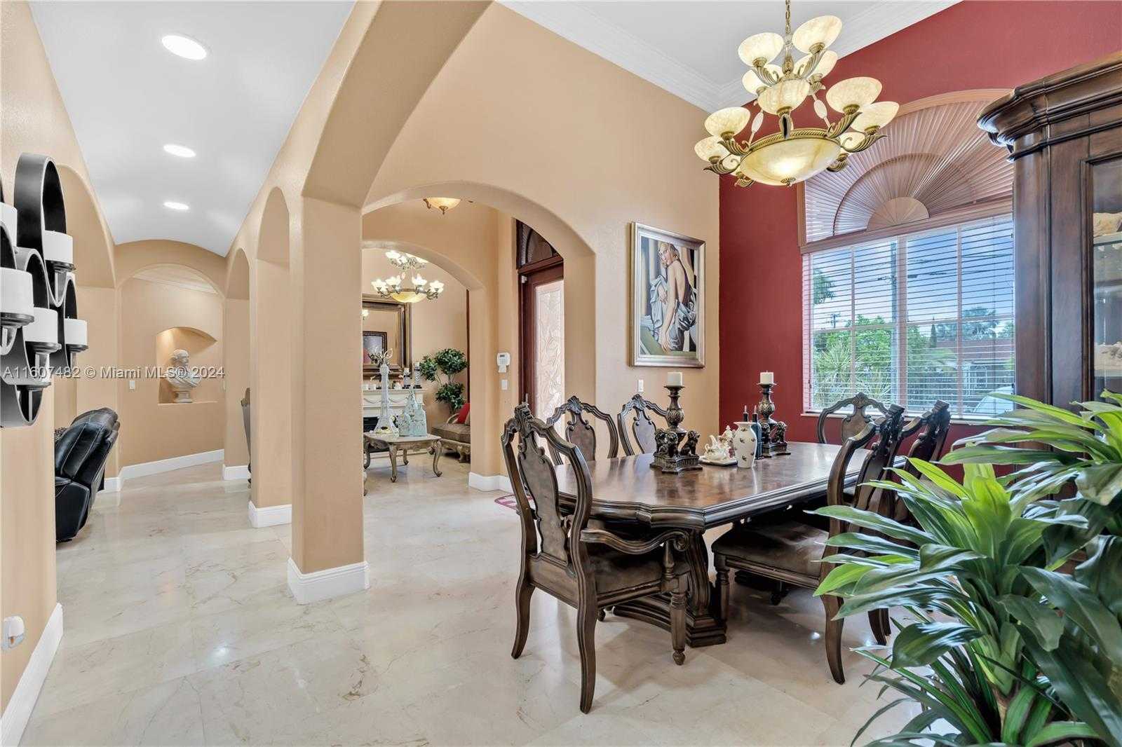 Small Image of 194 WEST 39TH PL, Hialeah Number 6