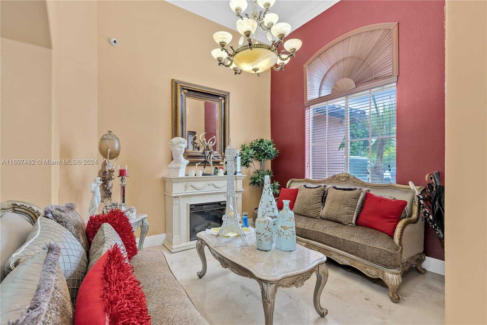 Small Image of 194 WEST 39TH PL, Hialeah Number 7
