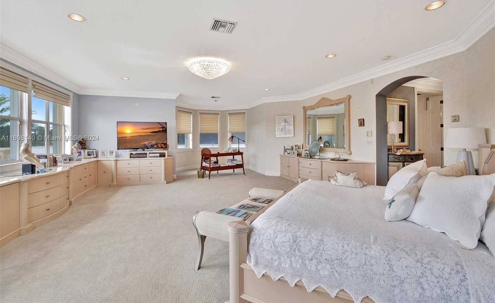 Small Image of 623 Riviera Isle Dr, Fort Lauderdale, FL 33301, USA Number 37