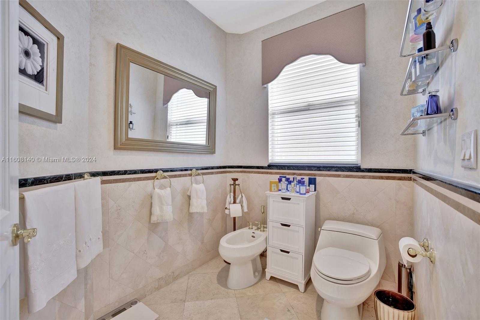 Small Image of 623 Riviera Isle Dr, Fort Lauderdale, FL 33301, USA Number 44