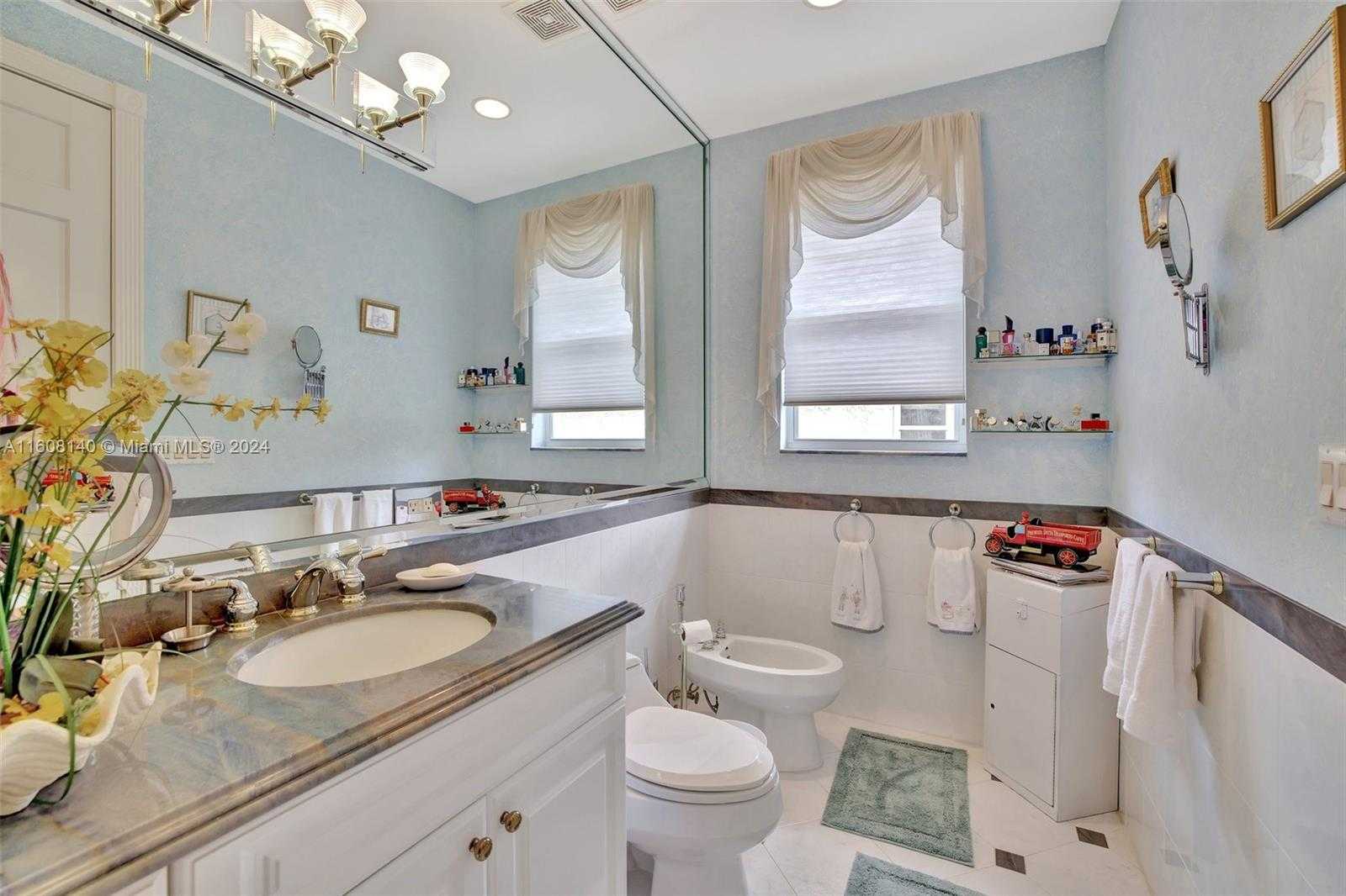 Small Image of 623 Riviera Isle Dr, Fort Lauderdale, FL 33301, USA Number 54