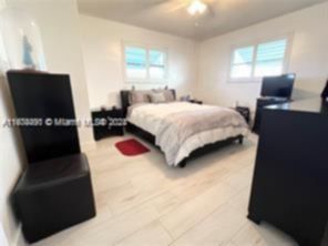 Small Image of Hollywood Number 11