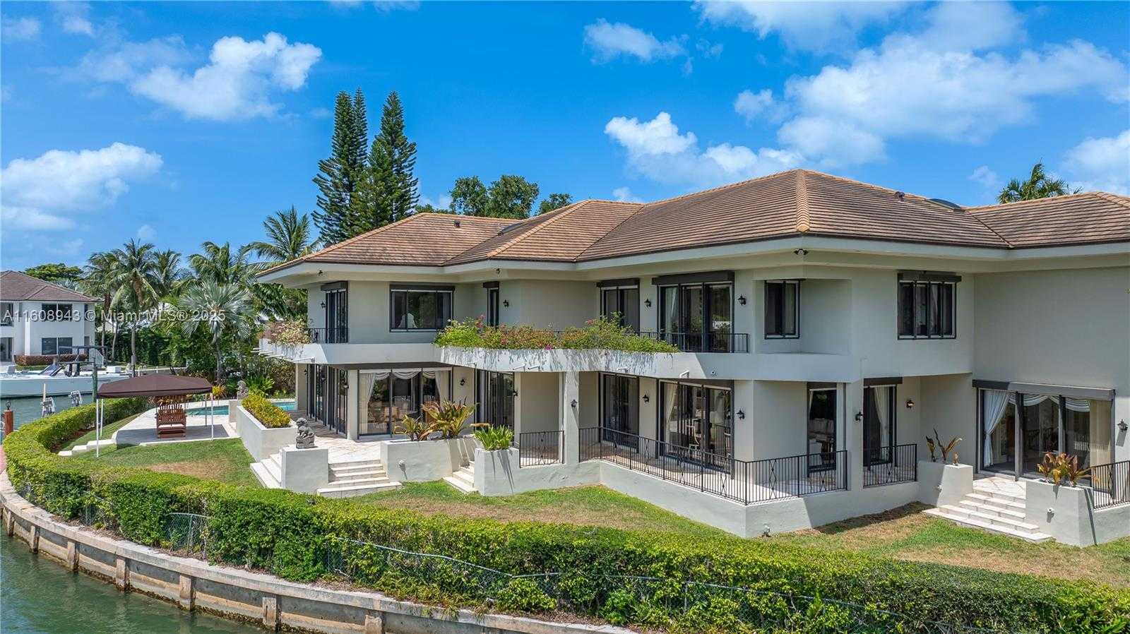 Small Image of 241 CAPE FLORIDA DR, Key Biscayne Number 10