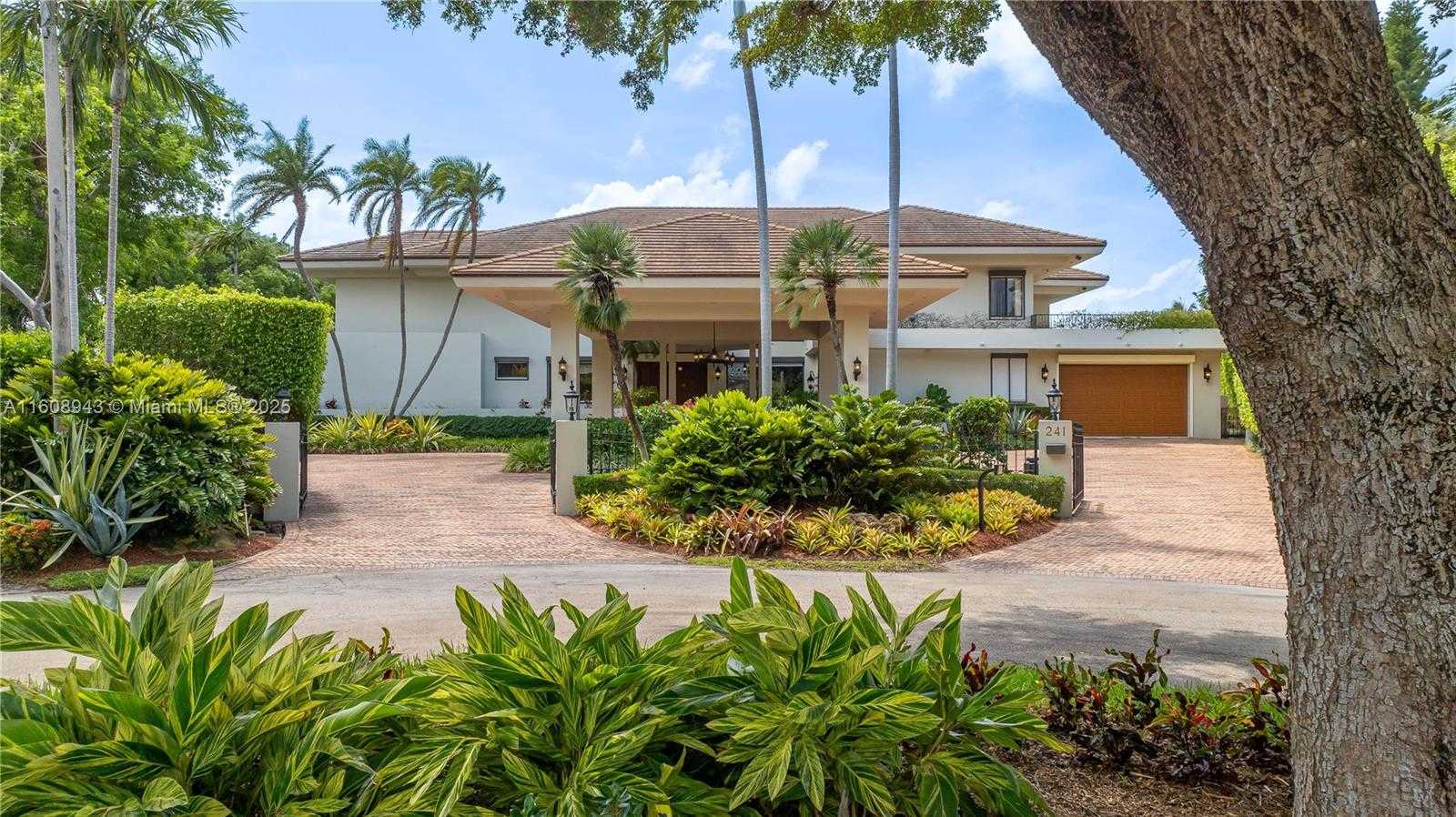 Small Image of 241 CAPE FLORIDA DR, Key Biscayne Number 100