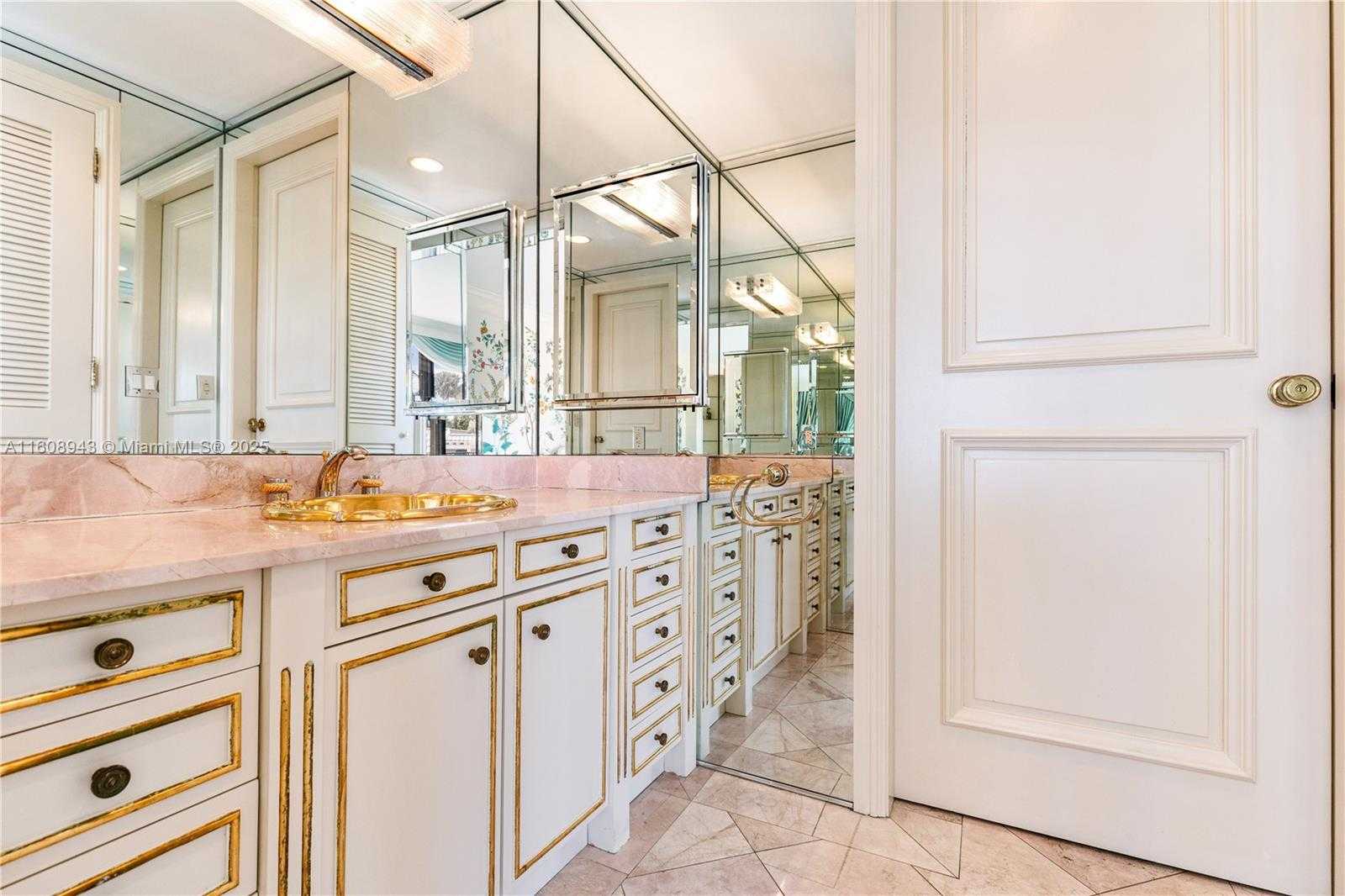 Small Image of 241 CAPE FLORIDA DR, Key Biscayne Number 29