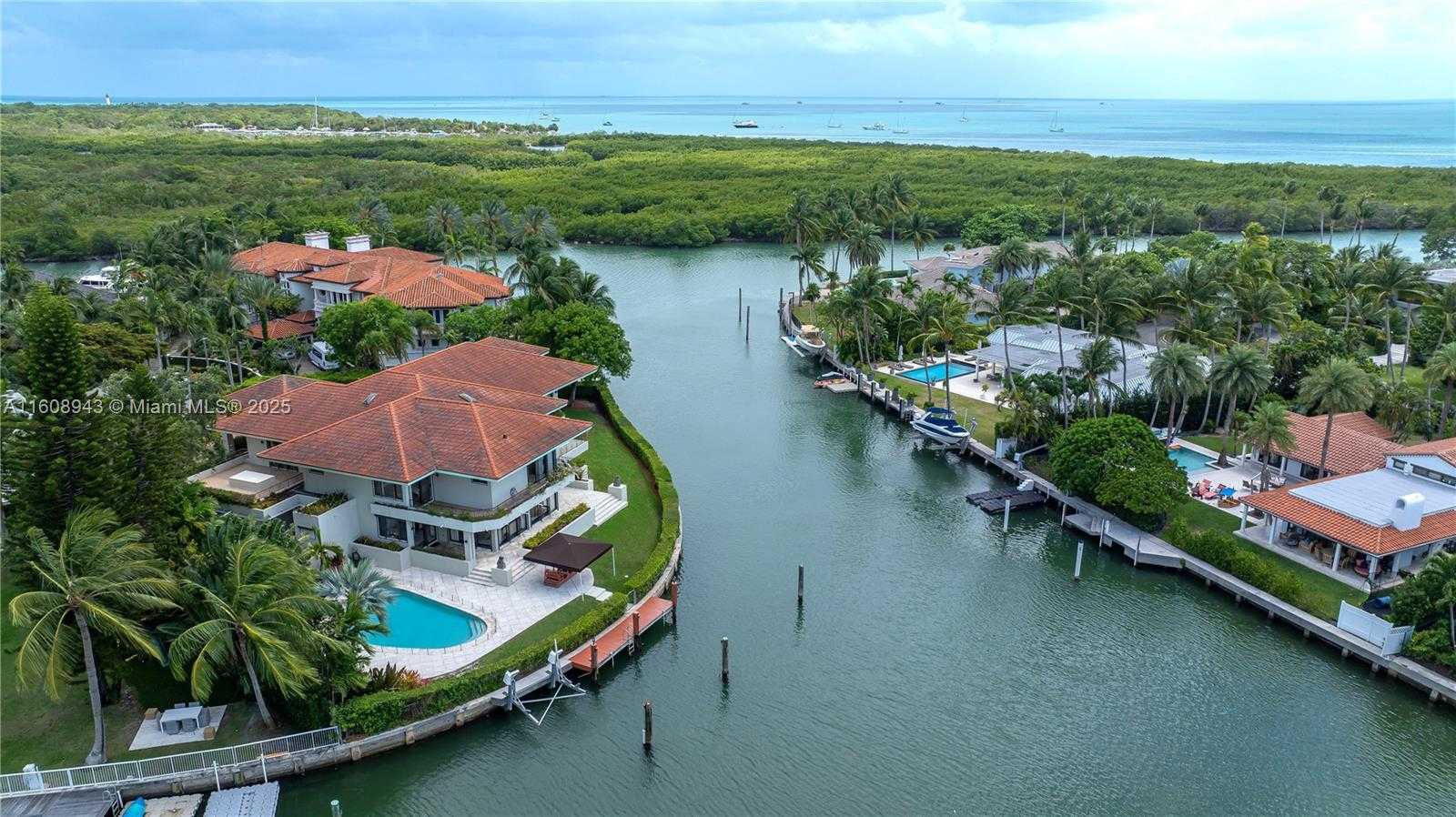 Small Image of 241 CAPE FLORIDA DR, Key Biscayne Number 3