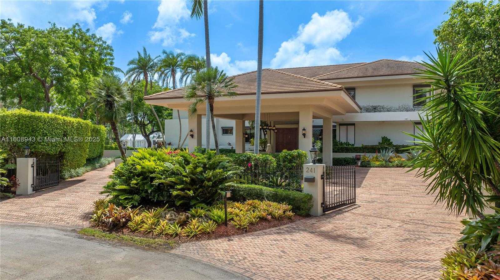 Small Image of 241 CAPE FLORIDA DR, Key Biscayne Number 5