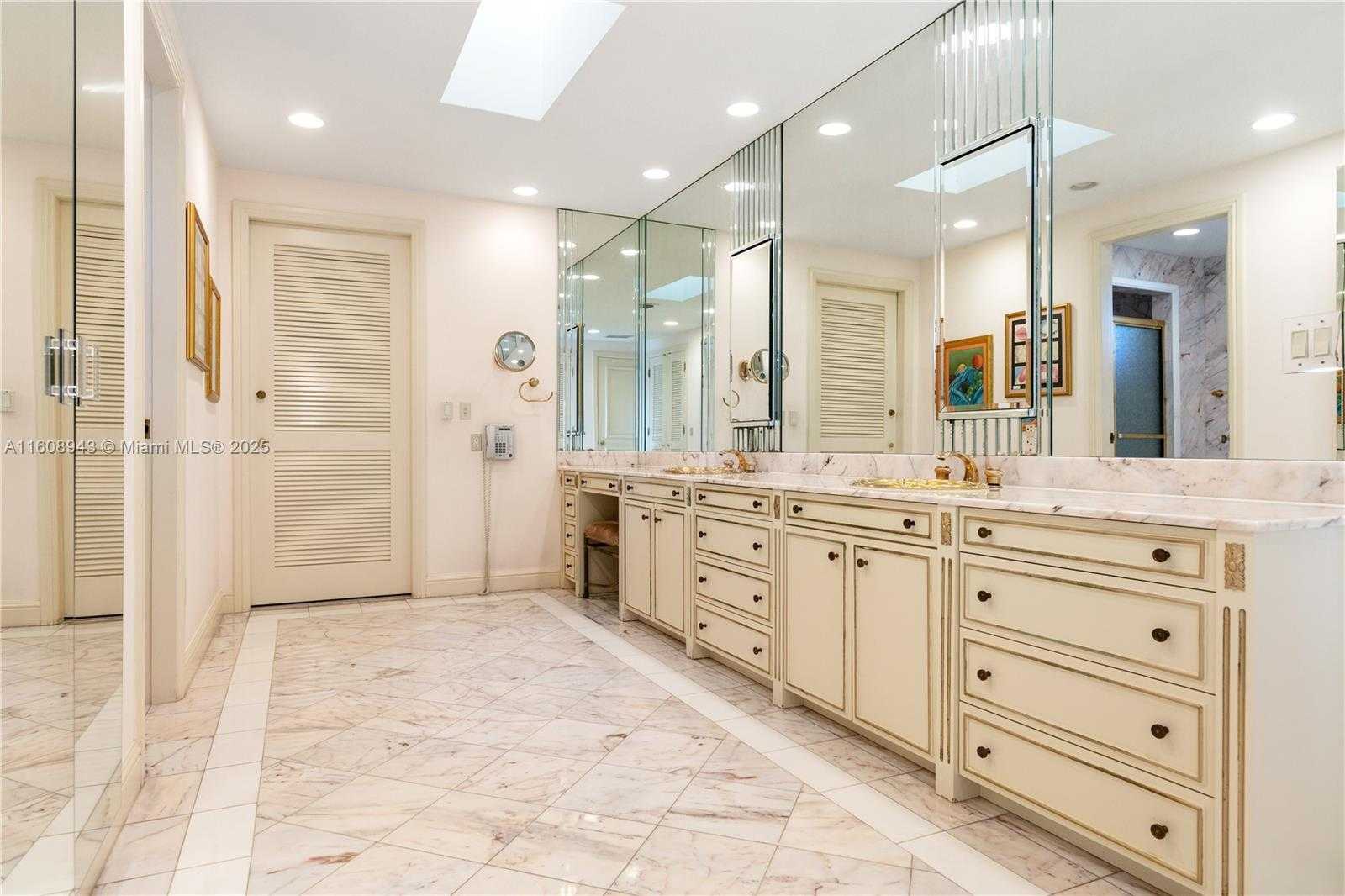 Small Image of 241 CAPE FLORIDA DR, Key Biscayne Number 58