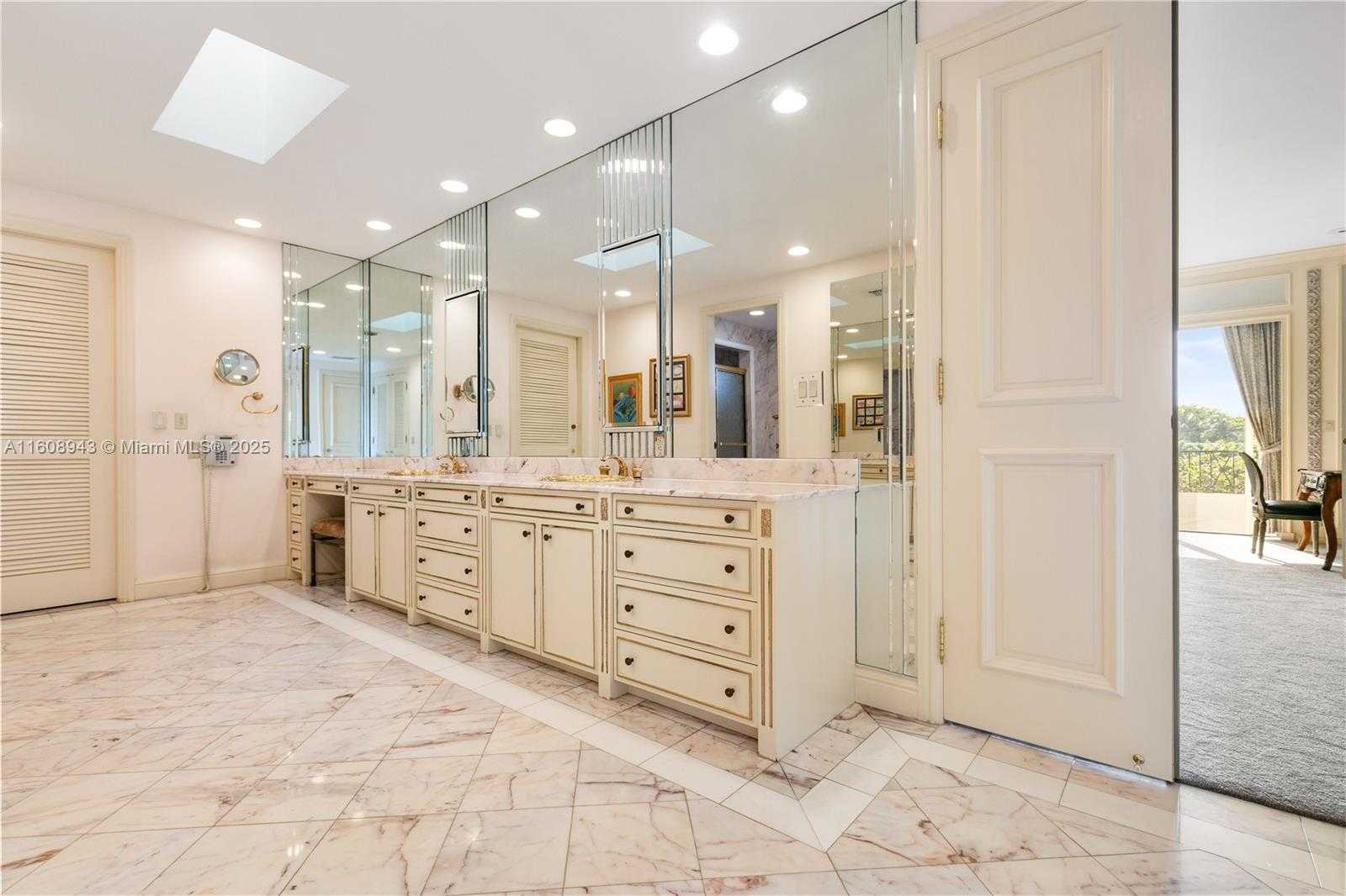 Small Image of 241 CAPE FLORIDA DR, Key Biscayne Number 59