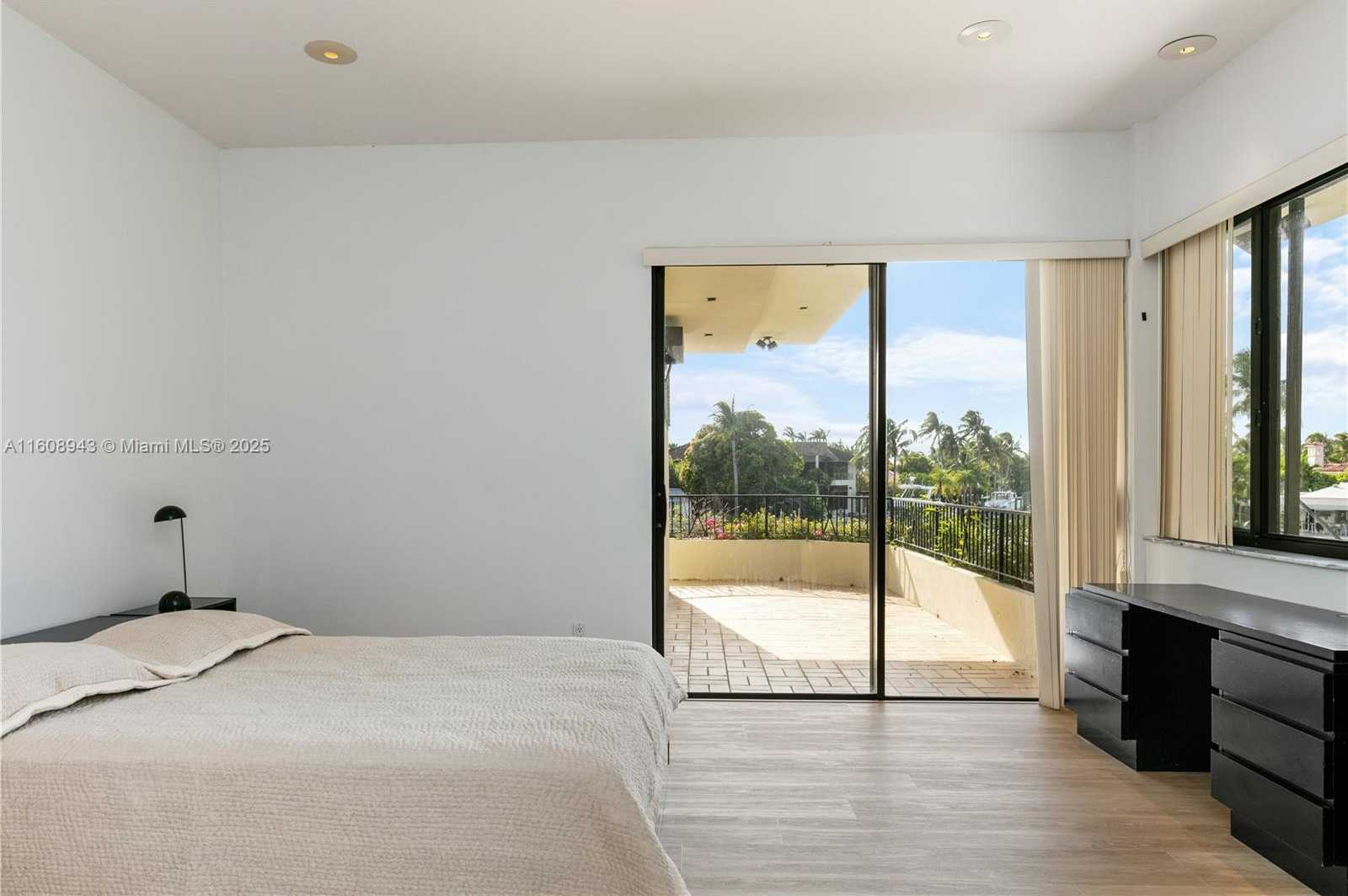 Small Image of 241 CAPE FLORIDA DR, Key Biscayne Number 71