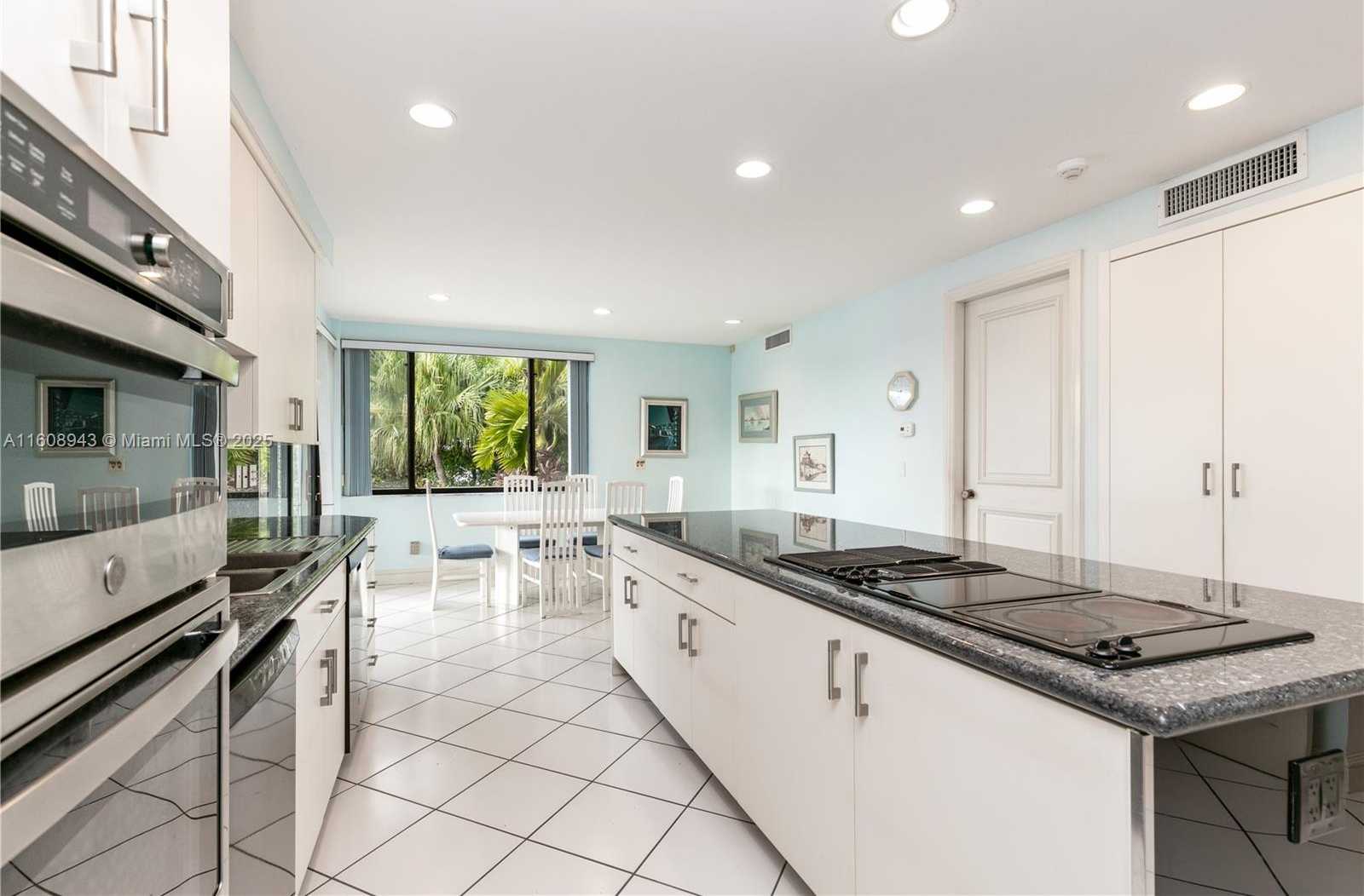 Small Image of 241 CAPE FLORIDA DR, Key Biscayne Number 83